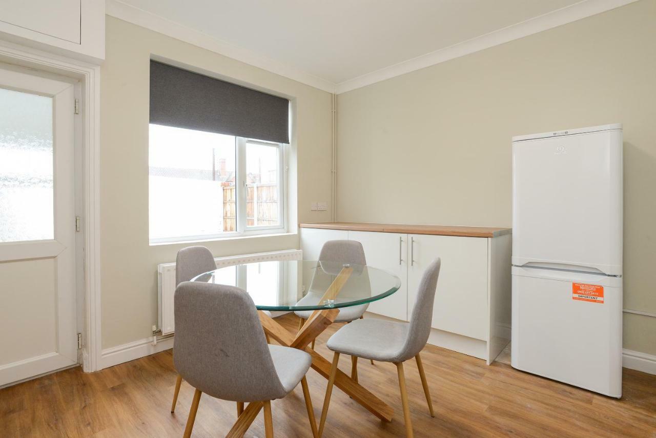 Cosy House In The Heart Of Beeston With Free Parking And Wifi Villa Nottingham Exteriör bild